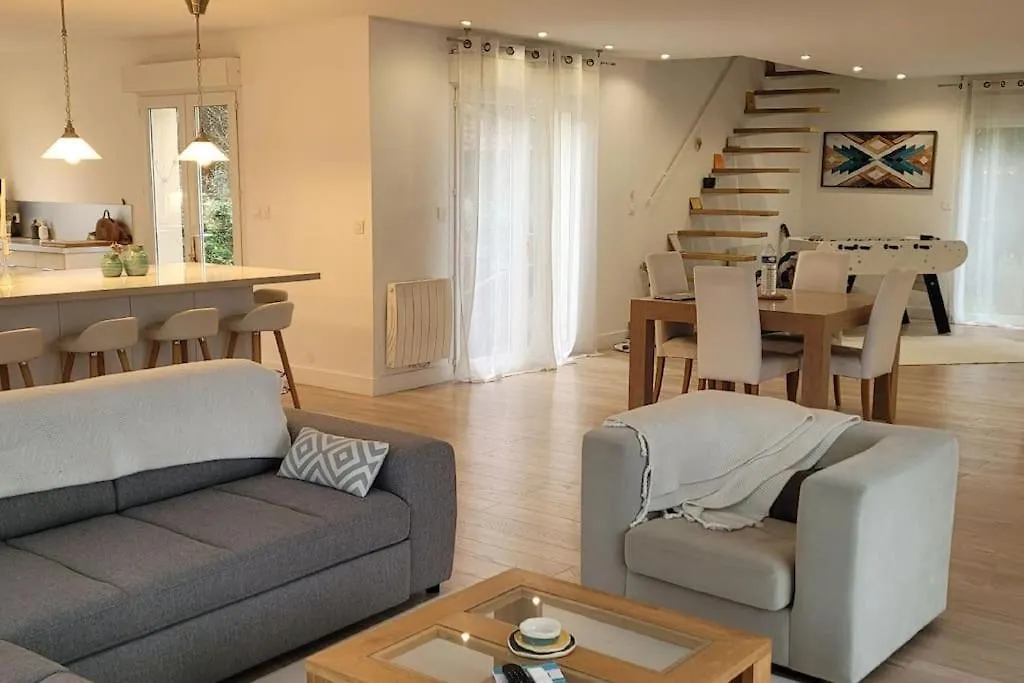 Villa De Standing Proche Airbus Et Meet オッソンヌ フランス