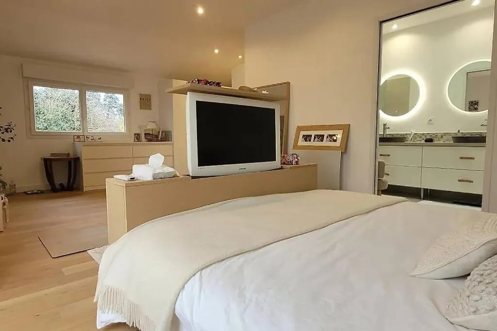 Villa De Standing Proche Airbus Et Meet オッソンヌ