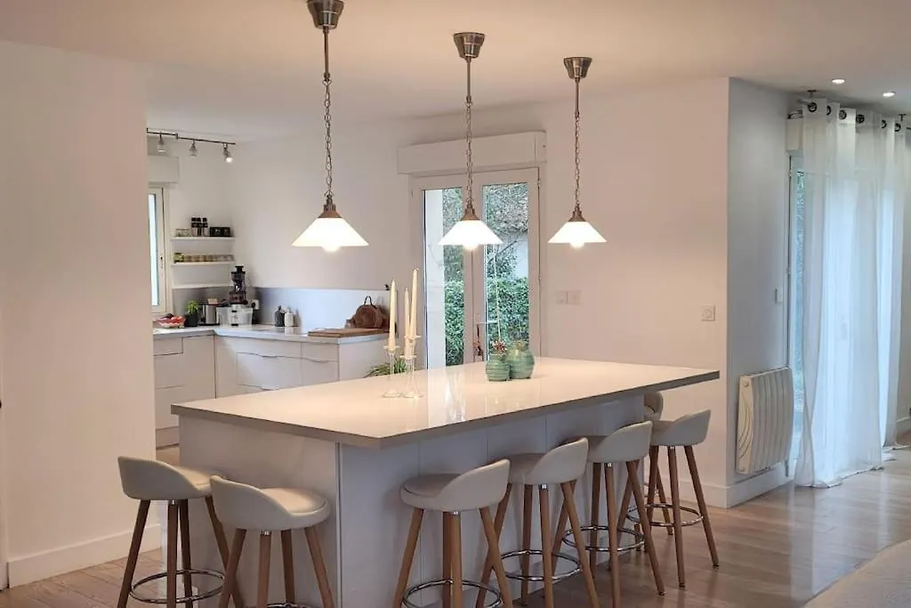 Villa De Standing Proche Airbus Et Meet オッソンヌ