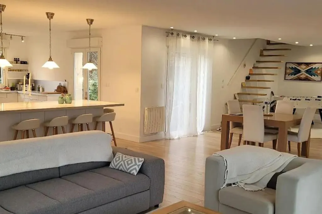 Villa De Standing Proche Airbus Et Meet オッソンヌ 0*,